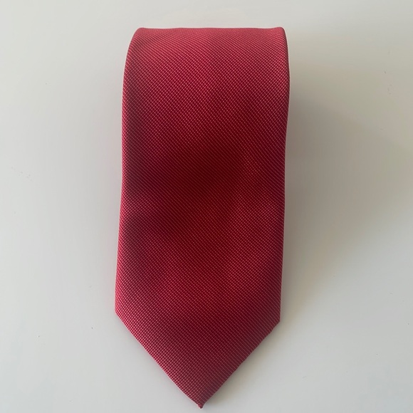 Red Solid Silk Club Room Tie - Picture 2 of 8
